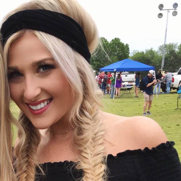 Meet your Posher, Peyton - Picture 1 of 1